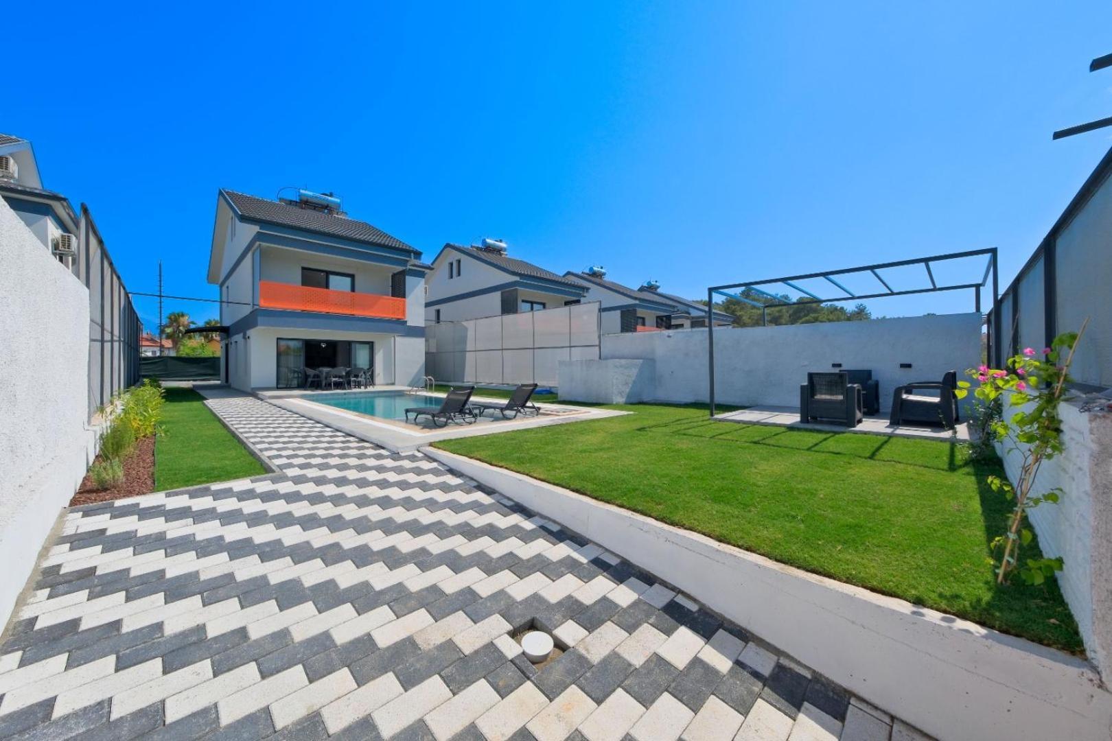 Villa Sea Side 1 *